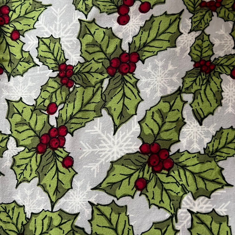 Lularoe Christmas holly leggings tall and curvy